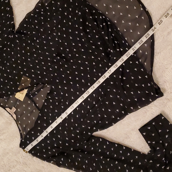 NWT Decree wrapper blouse - Picture 5 of 9